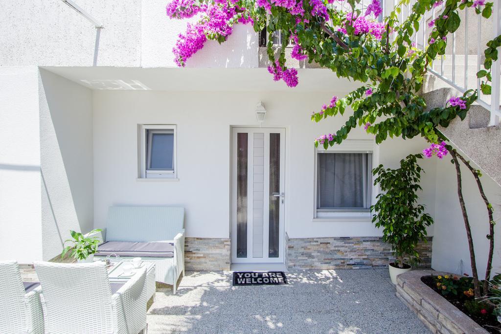 Luxury Studio Apartment White Sensation Водице Екстериор снимка