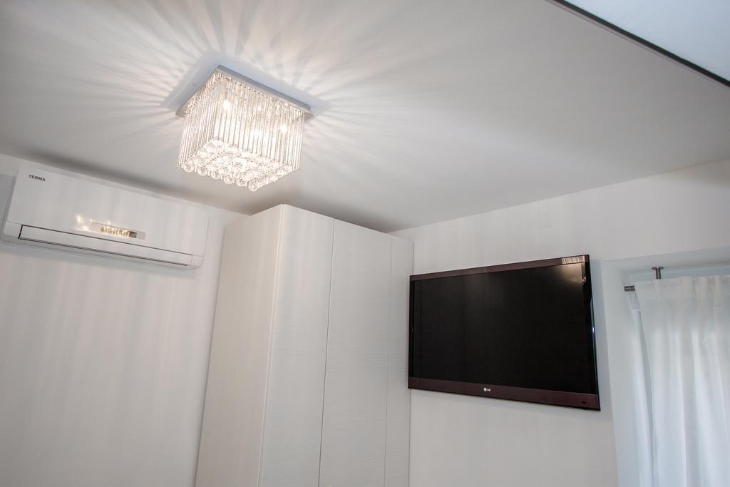 Luxury Studio Apartment White Sensation Водице Екстериор снимка