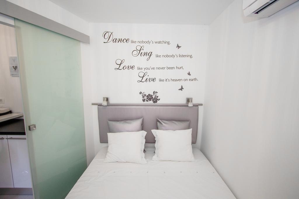 Luxury Studio Apartment White Sensation Водице Екстериор снимка