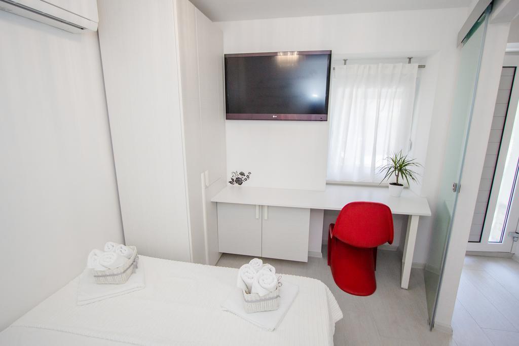 Luxury Studio Apartment White Sensation Водице Екстериор снимка